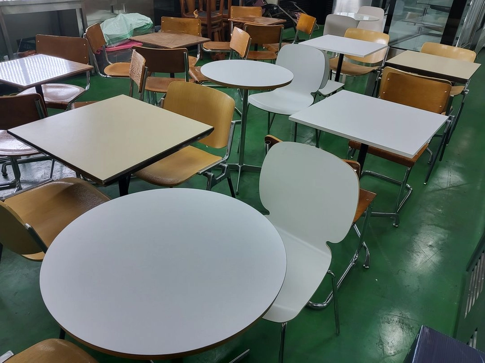 카페용 럭셔리 테이블 의자셋트 이미지