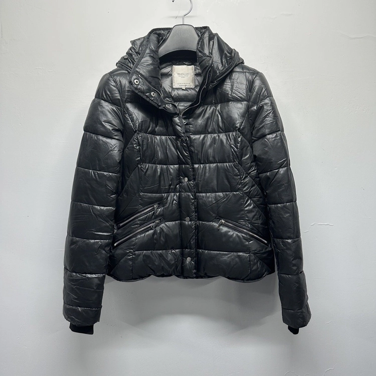 자라 ZARA 트라팔루크 유광 후드 패딩자켓 숏패딩 푸퍼자켓 퀼팅 집업 점퍼 블랙 여성 M 이미지