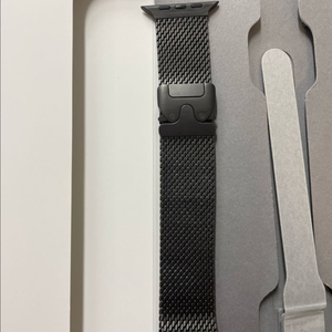 애플워치 티타늄 밀레니즈루프 블랙 49mm L SSS급 이미지