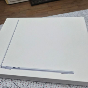 맥북 에어 13 M5 1TB 24GB 이미지