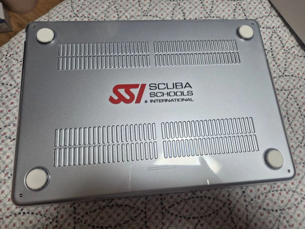 맥북 에어 13 M5 1TB 24GB 이미지