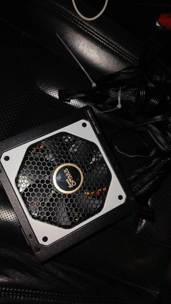 700W 파워서플라이 이미지