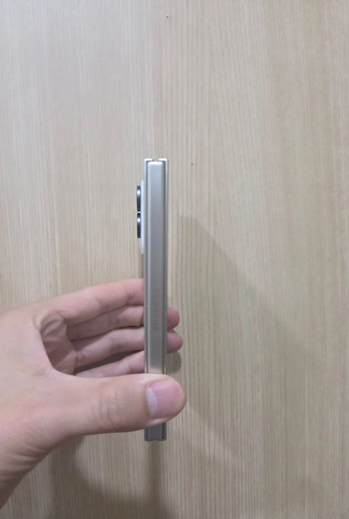 폴드8 갤럭시 와이드 256G 새상품 이미지