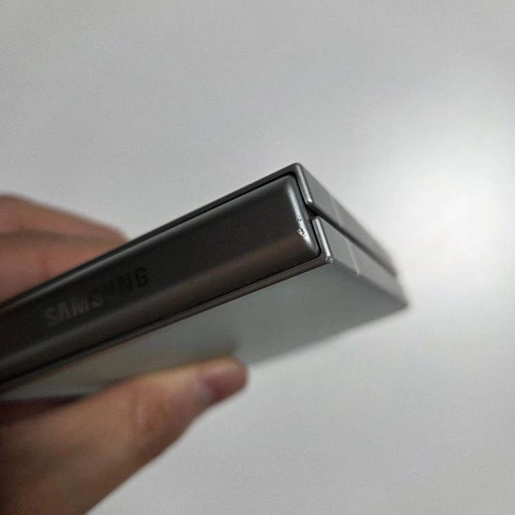 31. 갤럭시 Z플립6 256GB 이미지