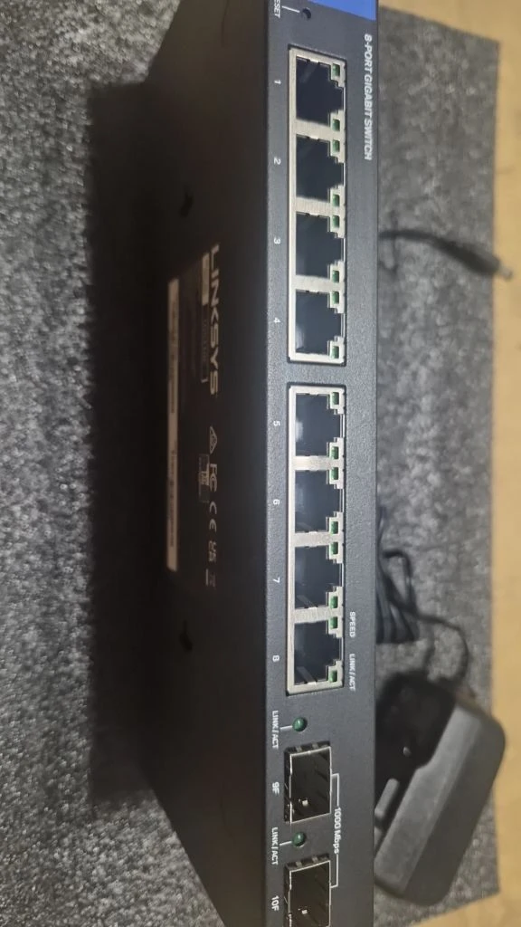 링크시스 LINKSYS LGS310C 8+2포트 기가비트 허브 이미지