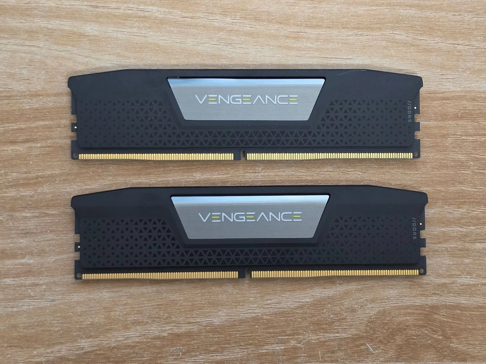 커세어 벤전스 RGB DDR5 5200 RAM 32GB (2x16GB) 블랙 판매합니다 이미지