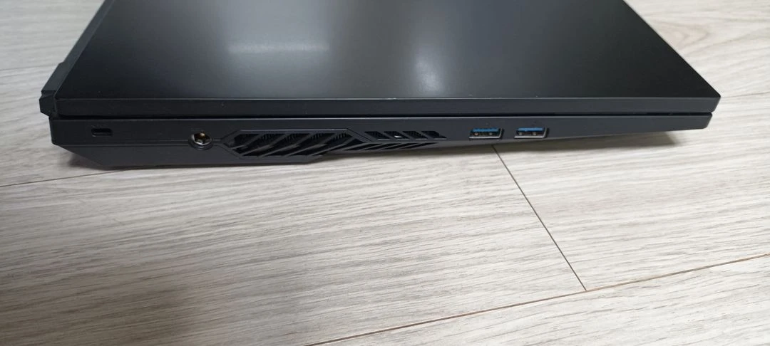 기가바이트 17인치게이밍 노트북 RTX3060 저장공간 1.5테라 싸게 팝니다 이미지