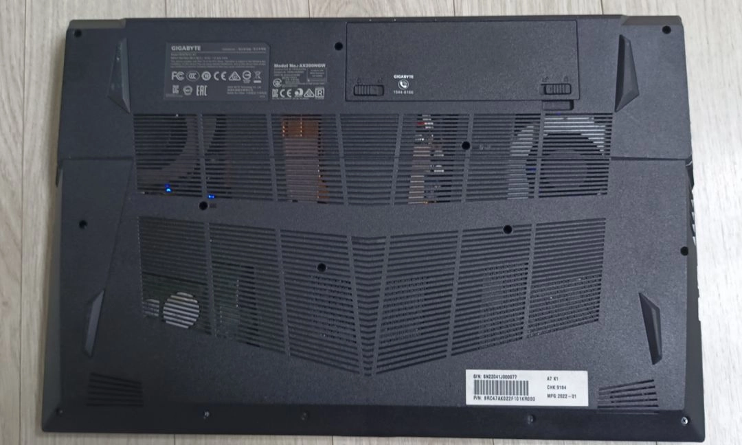 기가바이트 17인치게이밍 노트북 RTX3060 저장공간 1.5테라 싸게 팝니다 이미지