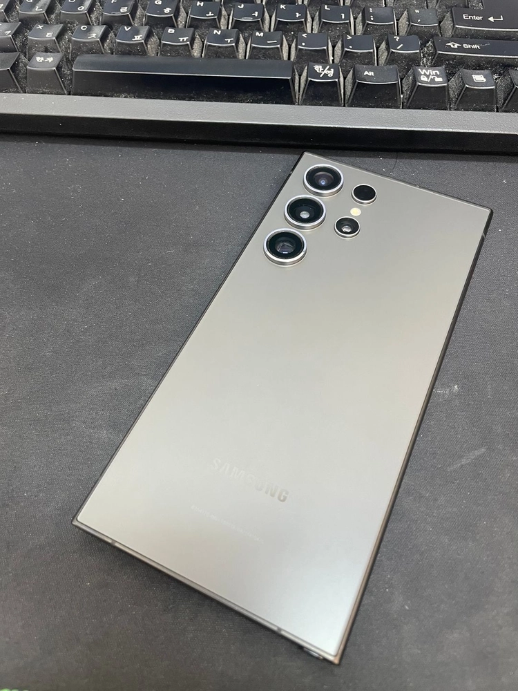갤럭시S24울트라 블랙 256GB 무잔상 상태좋은 중고76만6천팝니다 이미지