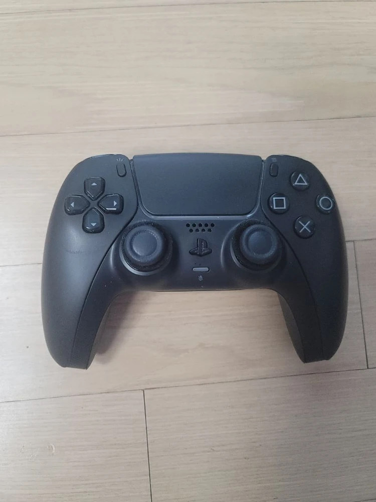 ps5 듀얼센스 컨트롤러 미드나잇 블랙 색상이에요. 잘 사용되는거 판매합니다. - 안심되는 중고거래