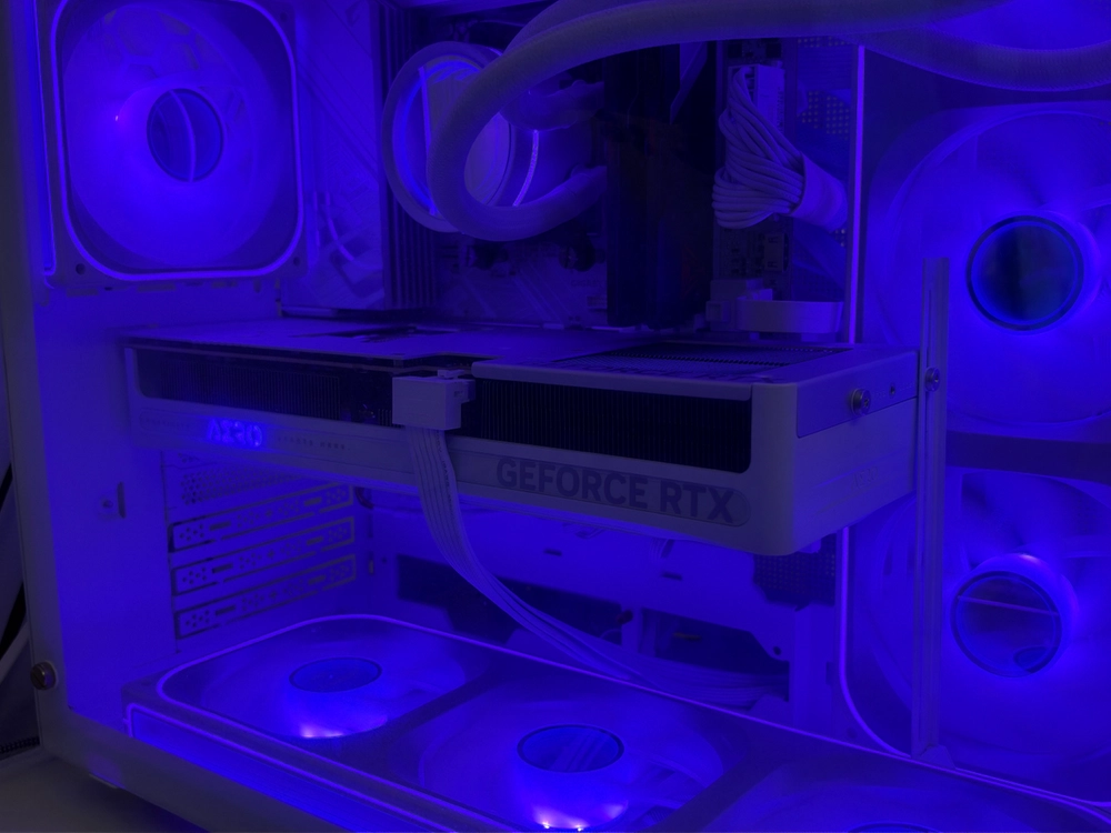 GIGABYTE 지포스 RTX 5080 AERO OC SFF D7 16GB 피씨디렉트 이미지