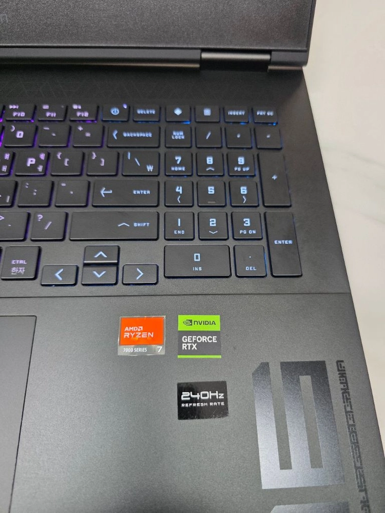 S급 오멘16 게이밍 노트북 R7 7840HS 16램 RTX4060 SSD 512GB 이미지