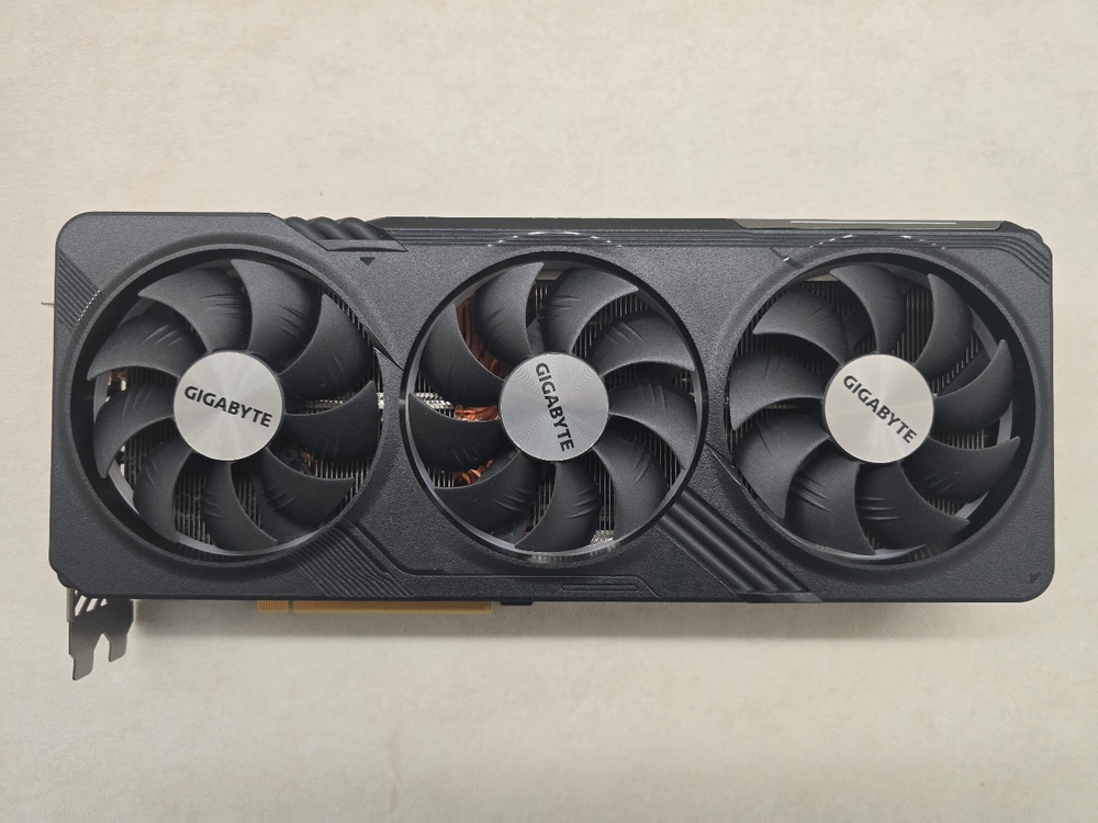 기가바이트 RTX4070 Ti SUPER 그래픽카드 팝니다. - 안심되는 중고거래
