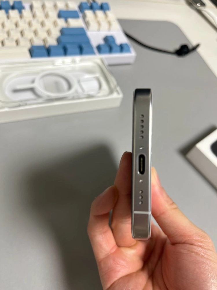 아이폰16프로 화이트 128gb 이미지