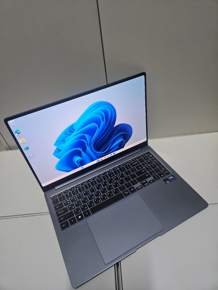 삼성 노트북 갤럭시북4 프로 NT960XGQ 16인치 화면터치모델 U5/램16/SSD256 이미지
