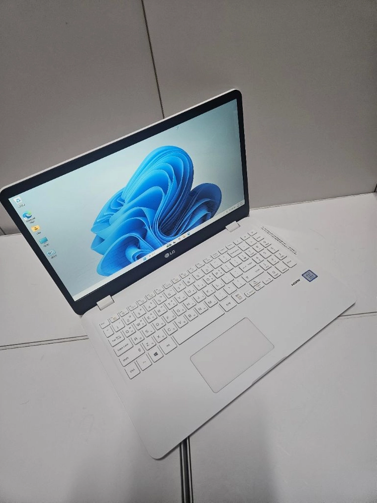 LG울트라북 노트북 15U590 15인치 !3-8세대/램8/SSD256+HDD500 이미지