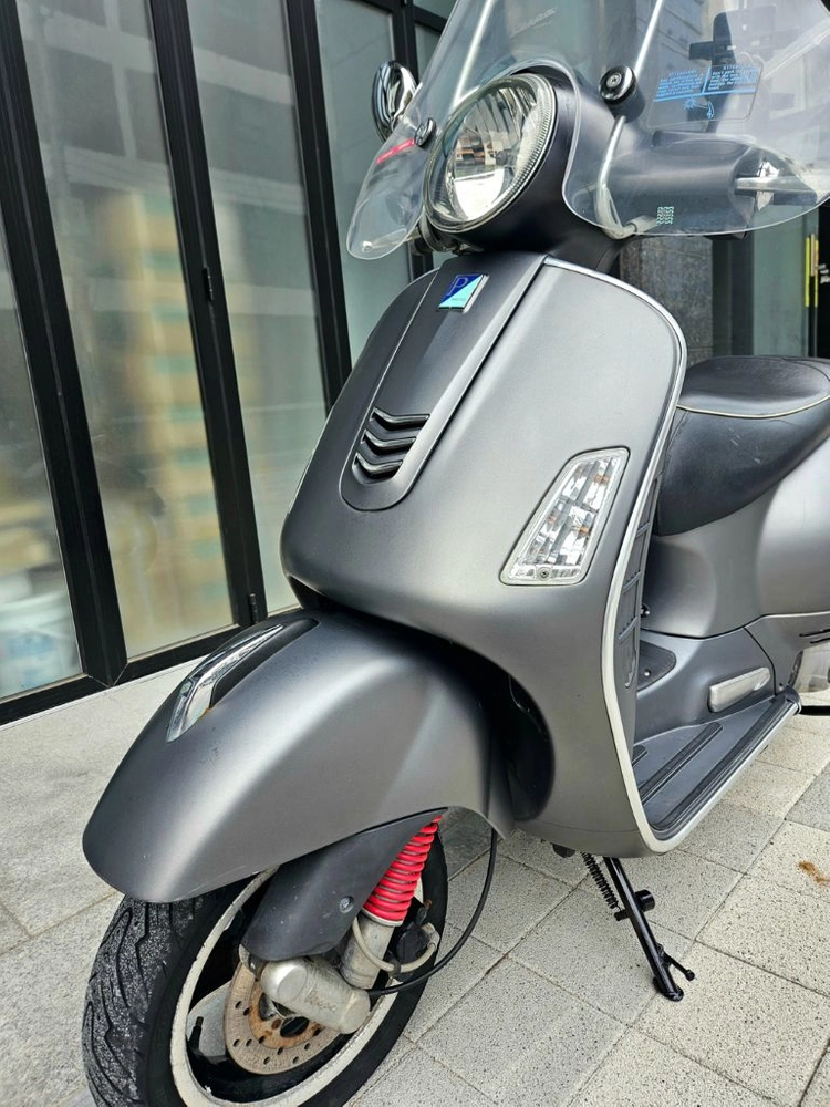 베스파 GTS125 그레이색상 (앞타이어 새걸로 변경!) 이미지