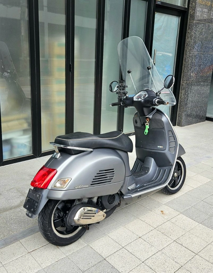 베스파 GTS125 그레이색상 (앞타이어 새걸로 변경!) 이미지