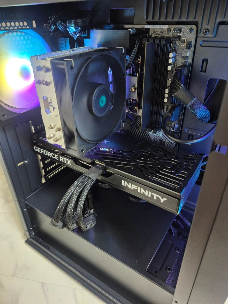 i7 13700kf, rtx 5070 램32g ssd 512gb 케이스 새제품 게이밍컴퓨터PC 본체 이미지