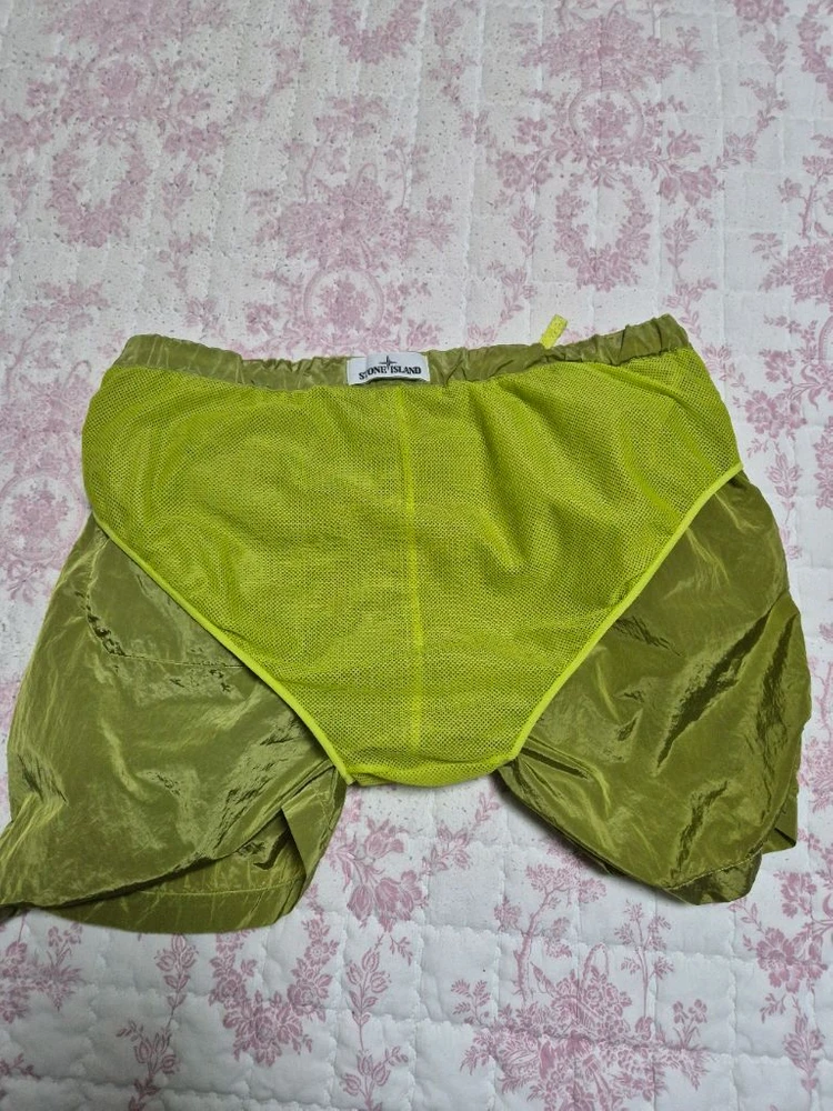 새상품급-M-30 스톤아일랜드 메탈나일론 반바지 이미지