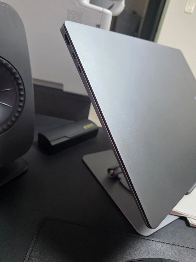 갤럭시북5 프로 32램 2테라 NT960XHA-K71AR 이미지