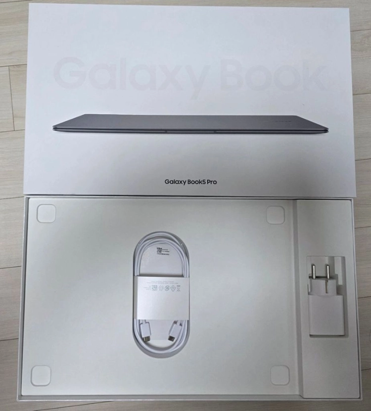 갤럭시북5 프로 32램 2테라 NT960XHA-K71AR 이미지