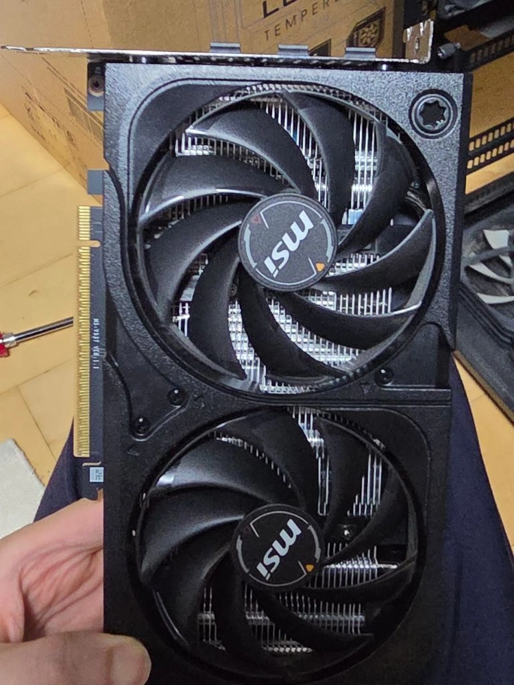 RTX 5060 그래픽카드 이미지