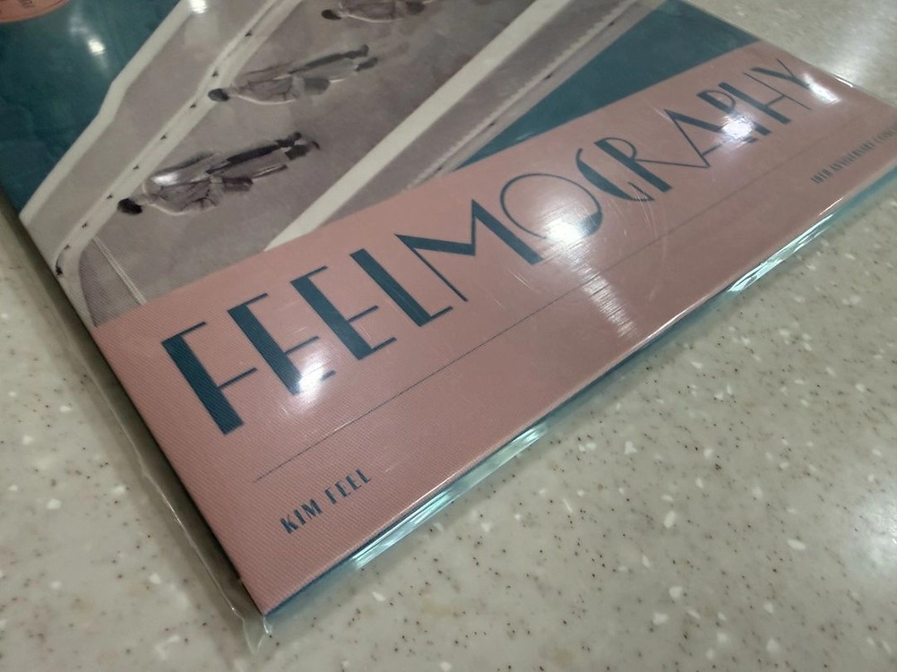 김필의 데뷔 10주년 기념 콘서트 실황FEELMOGRAPHY LP + DVD 합본 미개봉 이미지