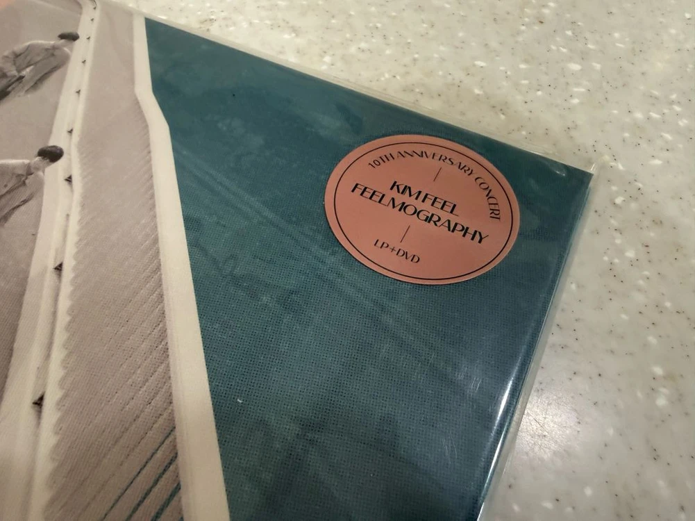 김필의 데뷔 10주년 기념 콘서트 실황FEELMOGRAPHY LP + DVD 합본 미개봉 이미지