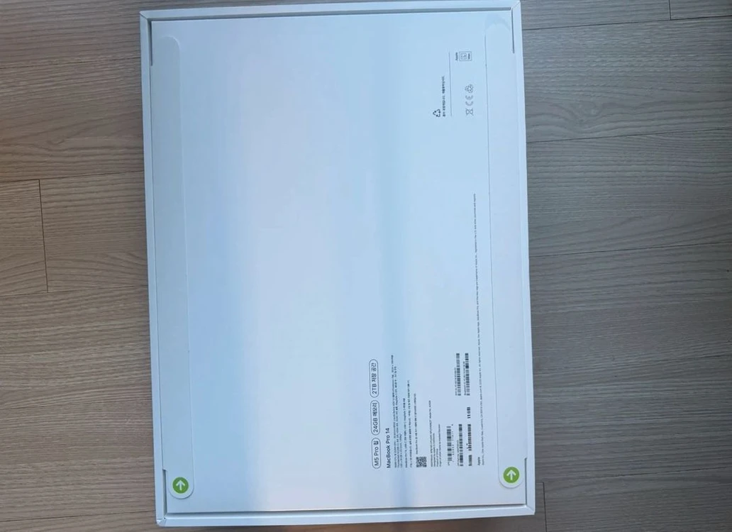 애플 맥북 프로 14 M5Pro(18/20코어) 24GB 2TB 미개봉/새제품 이미지