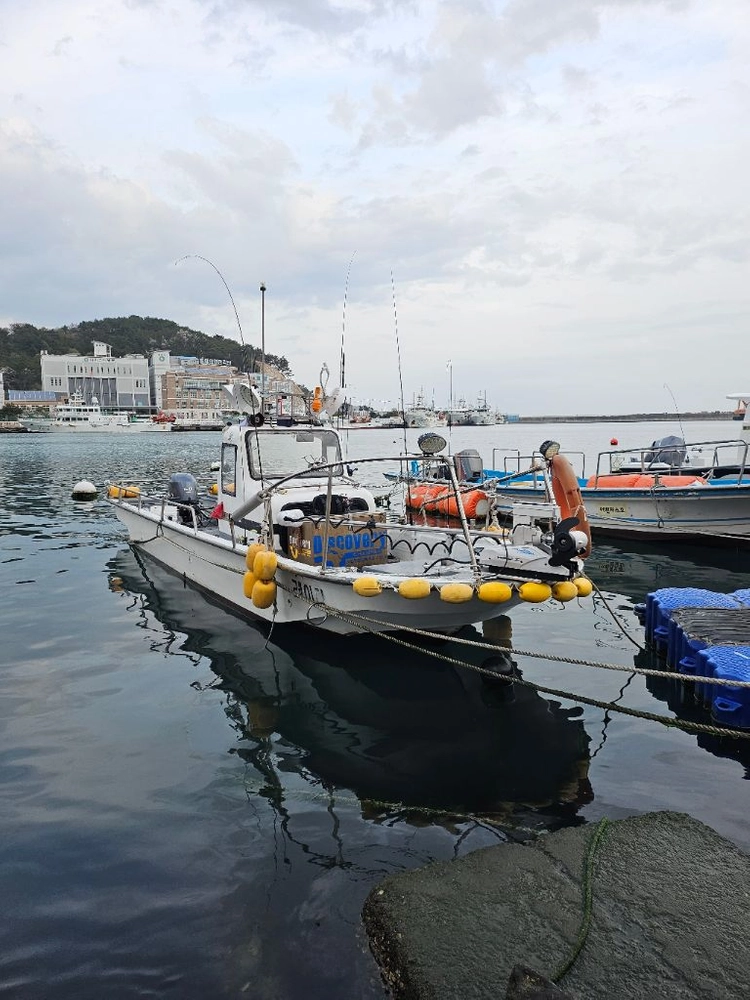 낚시 레져보트 팝니다 이미지