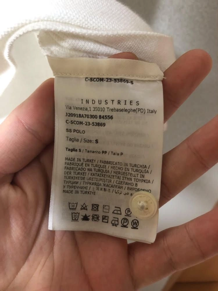 몽클레어 카라 반팔티 이미지