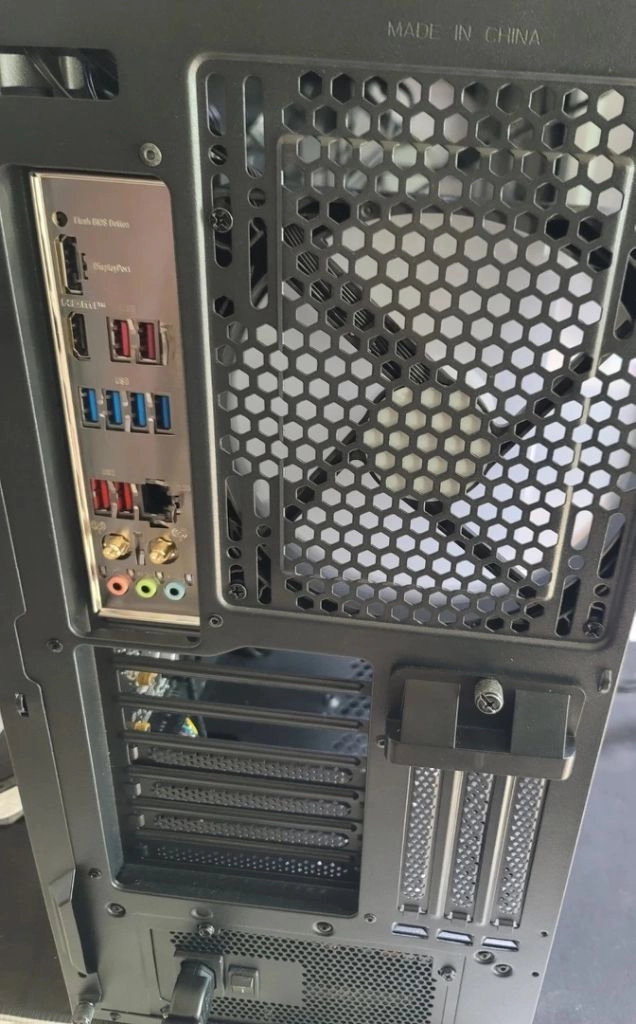 9800X3D, DDR5 32G m.2 ssd 1tb 올블랙 반본체 이미지