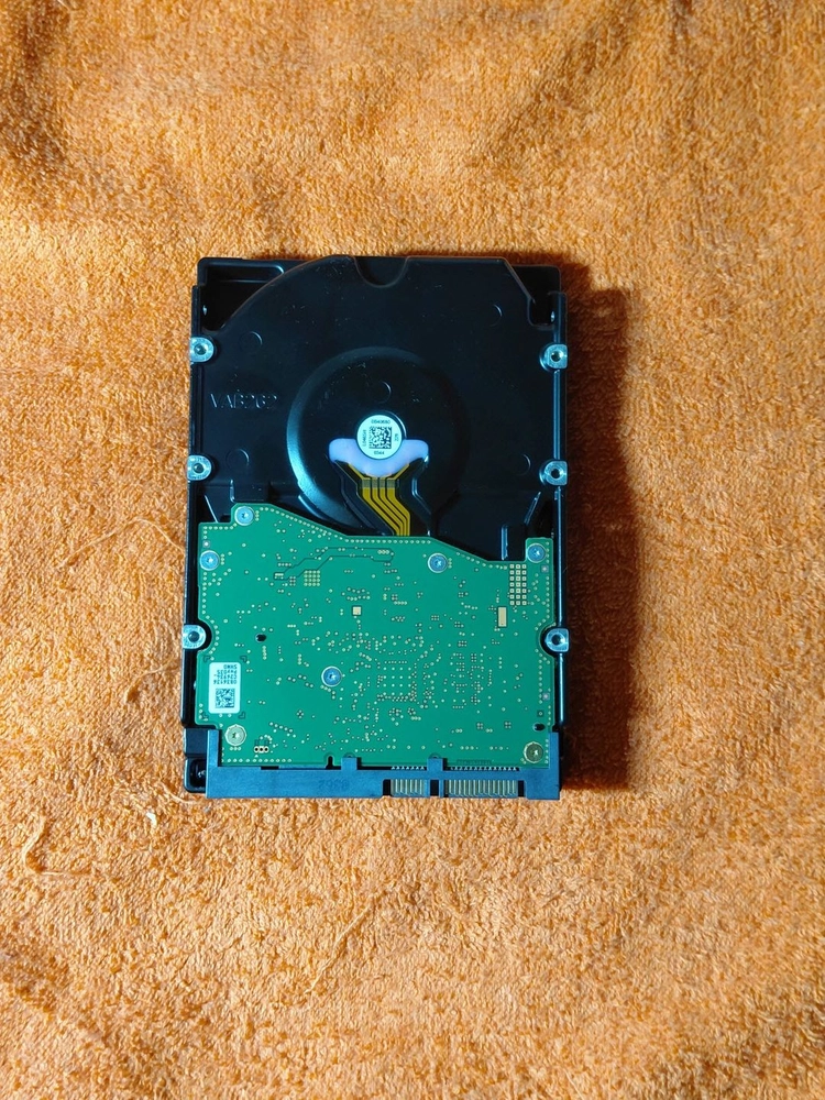 WD Ultrastar DC HC310 7200/256M HDD 4TB NAS 미사용급 이미지