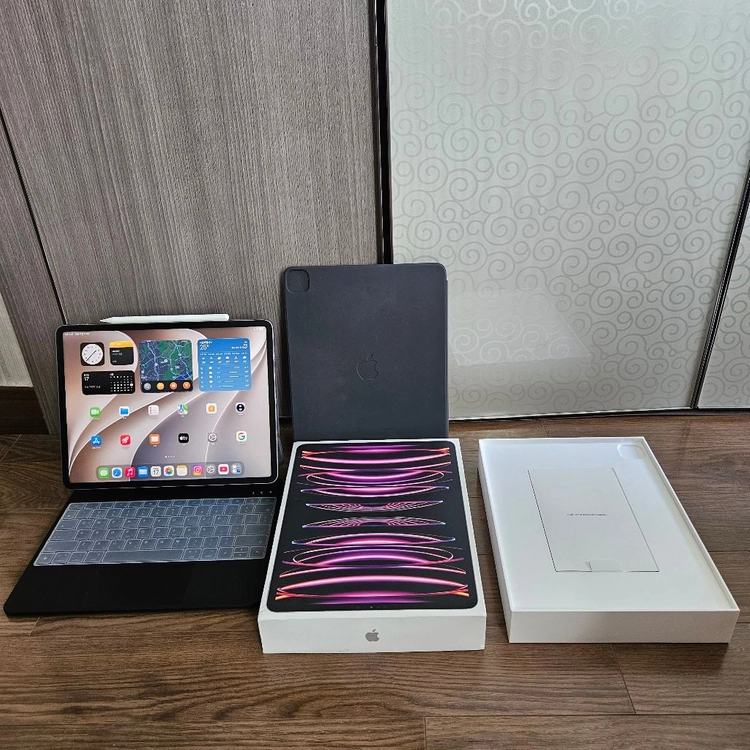 아이패드 프로 12.9 6세대 WI-FI 128GB + 애플펜슬 2세대 + 애플 스마트폴리오 케이스 +니케 키보드 이미지