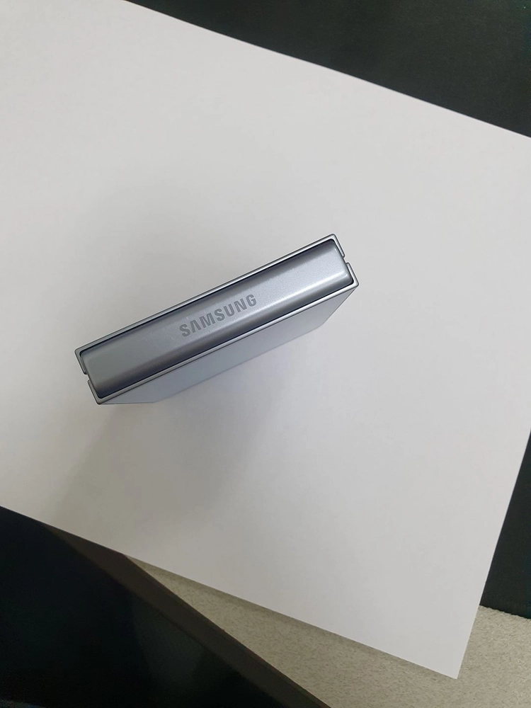갤럭시Z플립6 256GB 블루 U+ 무잔상 기능정상 중고폰 216467 이미지