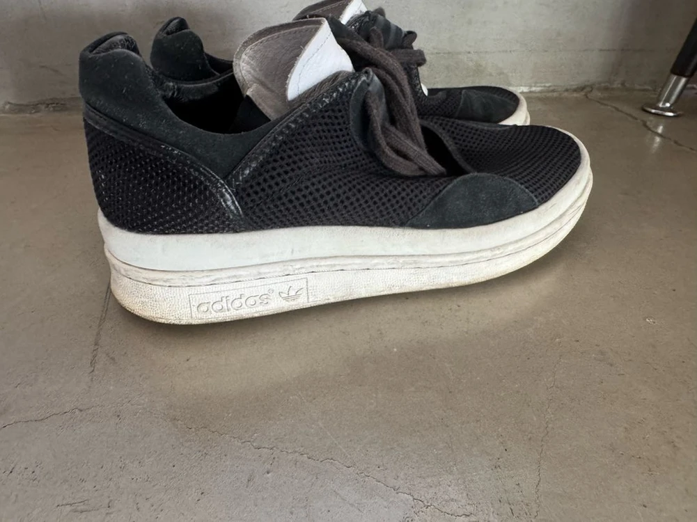 [240] Y-3 블랙 스니커즈 이미지