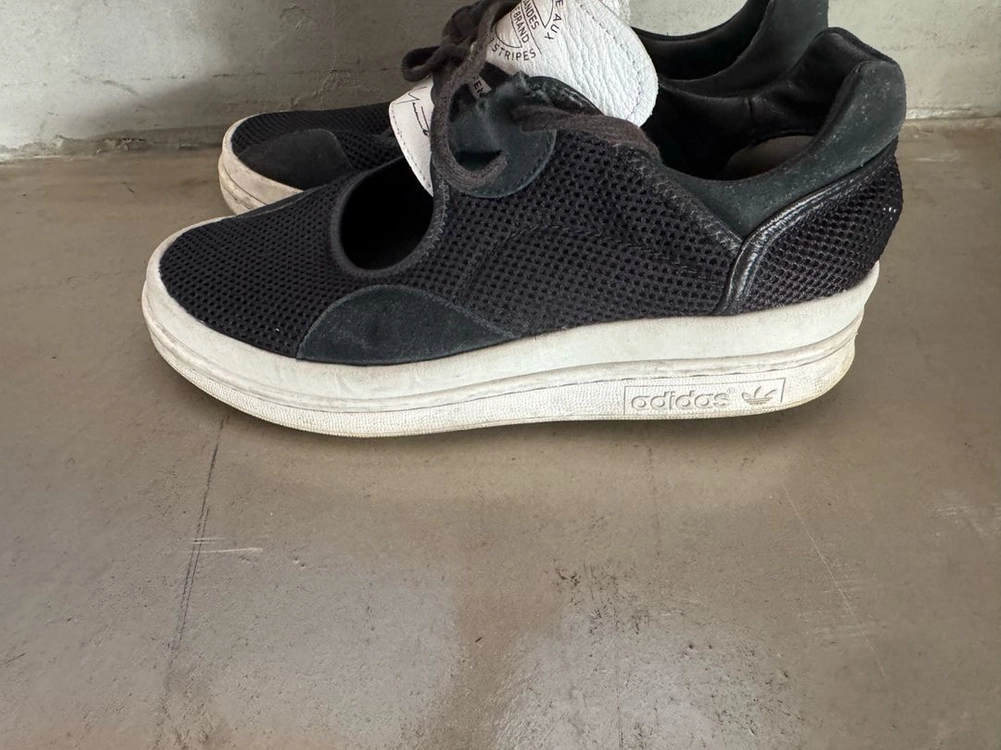 [240] Y-3 블랙 스니커즈 이미지