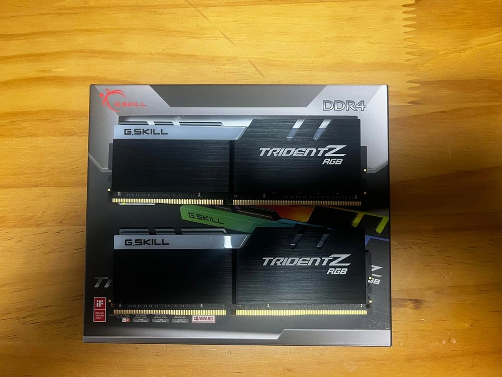 G.SKILL DDR4-3200 CL16 TRIDENT Z RGB 패키지 (32GB(16Gx2)) 판매합니다. 이미지