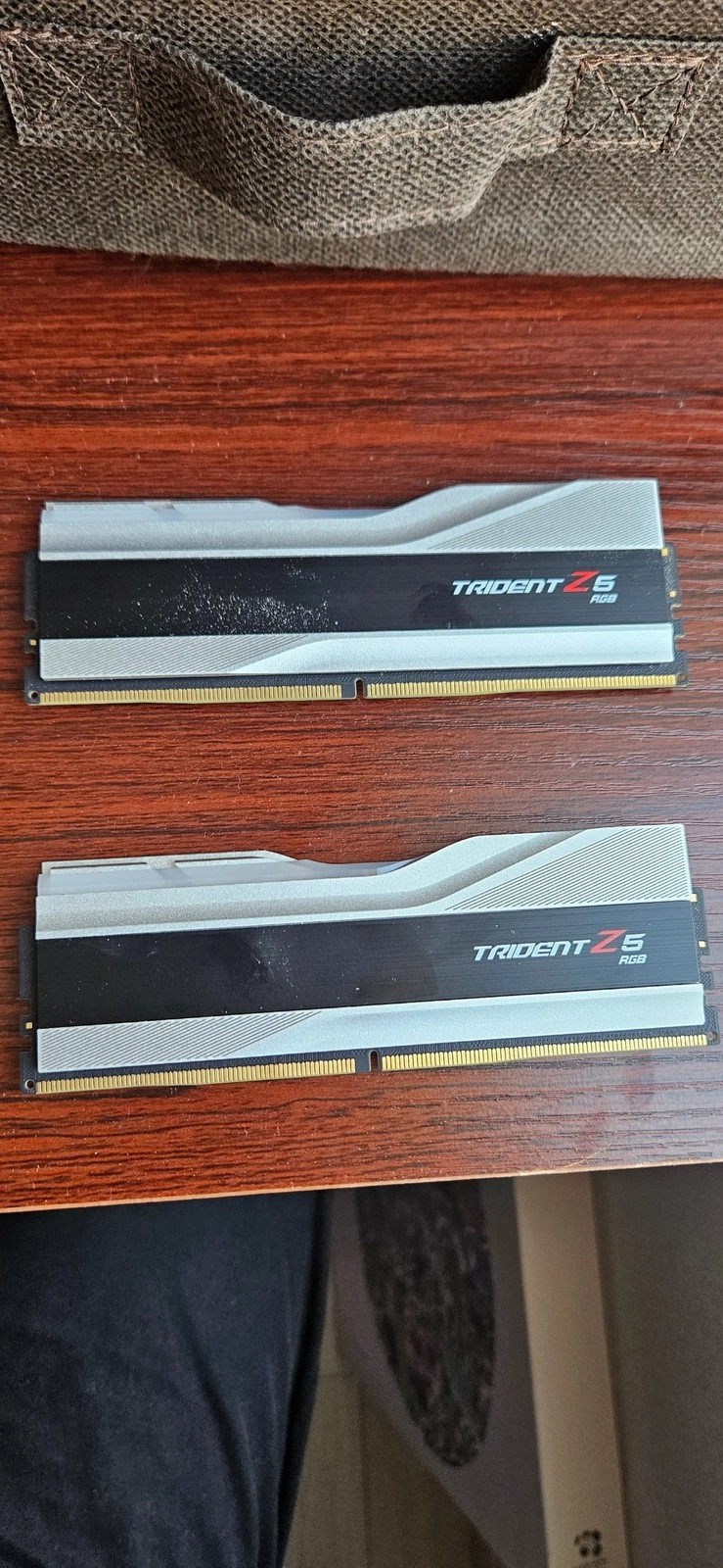 G.SKILL DDR5-6000 CL36 TRIDENT Z5 RGB J 실버 패키지 32GB RAM 이미지