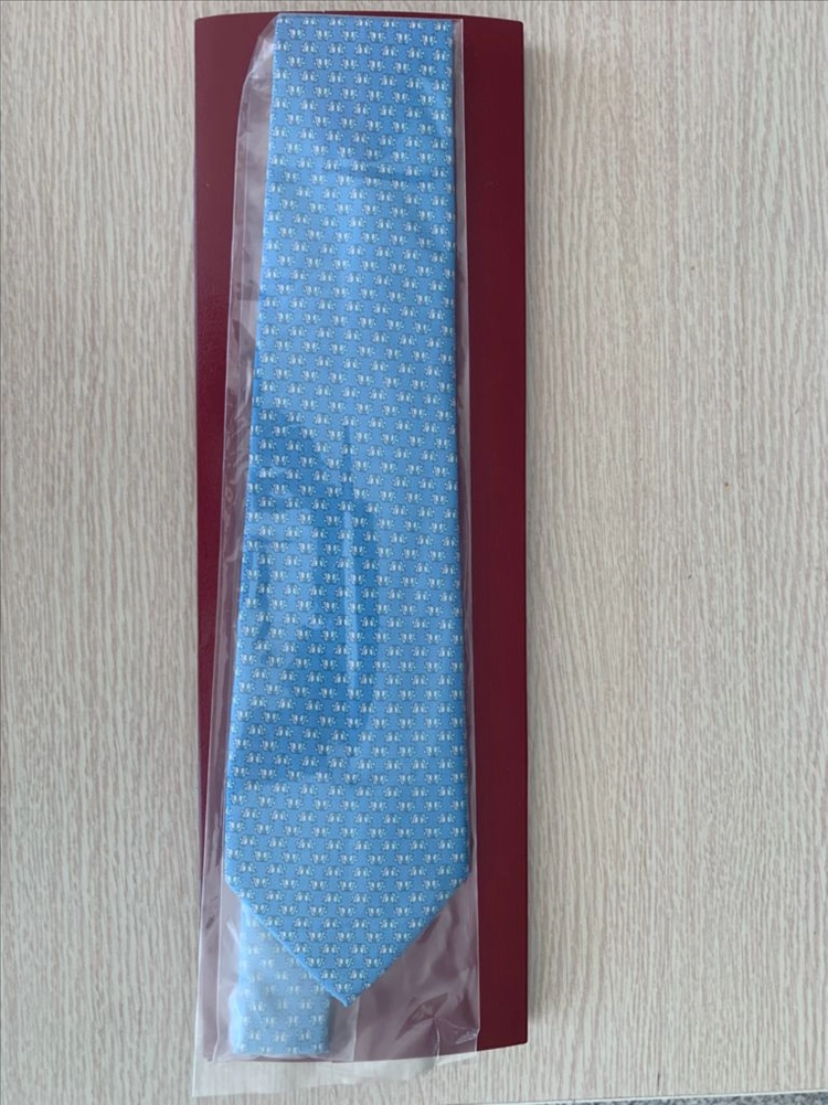 페라가모 넥타이 블루 이미지