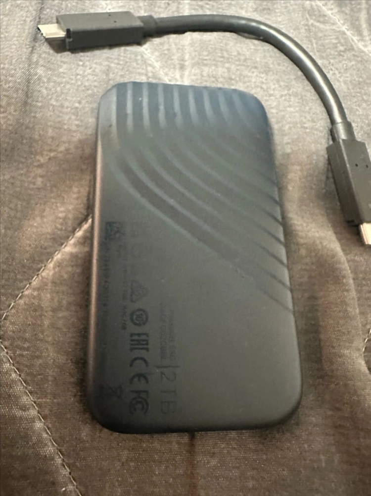 WD 외장 SSD 2TB 이미지