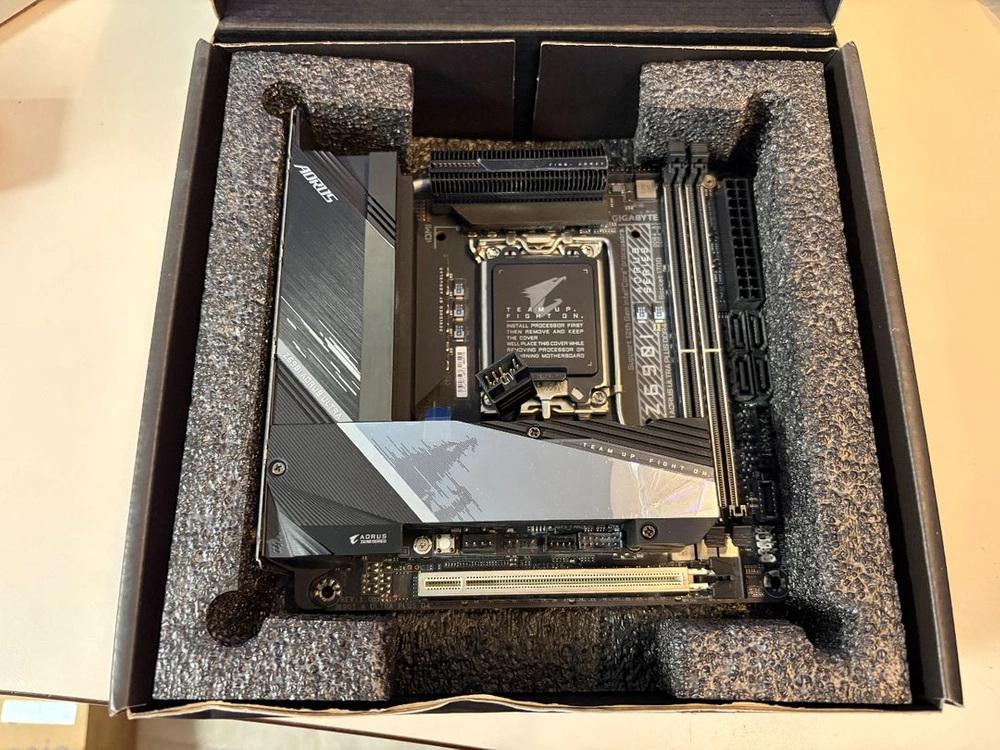 Z690i aorus ultra plus ddr4 이미지