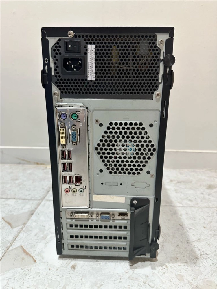 사무용 컴퓨터 PC 데스크탑 / cpu / 메인보드 / 그래픽 카드 / CD롬 / 파워 이미지