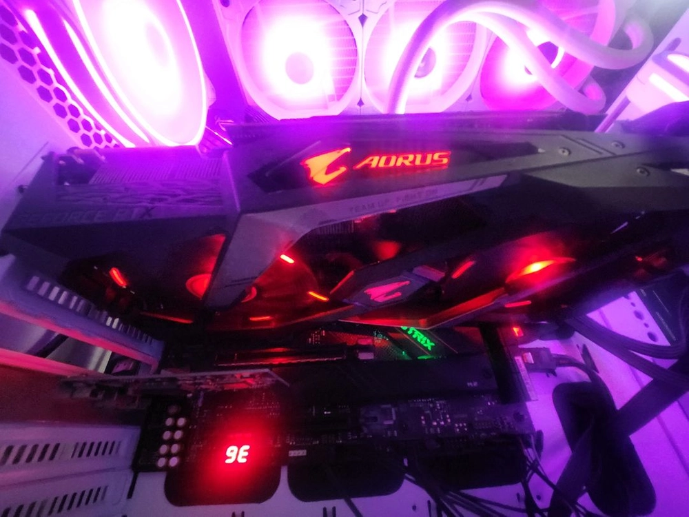 2080ti 어로스 익스트림 이미지