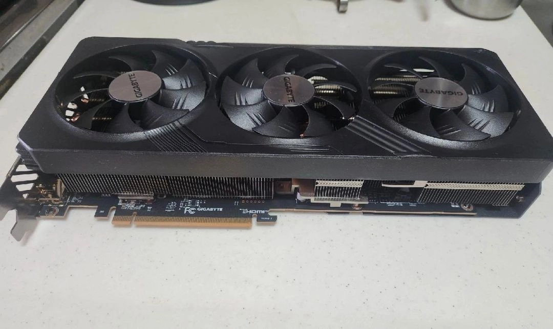 라데온 RX 7700xt,7800xt - 안심되는 중고거래