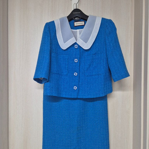 모조에스핀 블루 정장 셋업 이미지