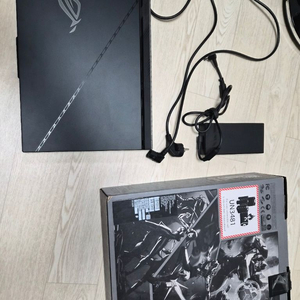 ASUS ROG Strix SCAR 18 RTX 4090 이미지