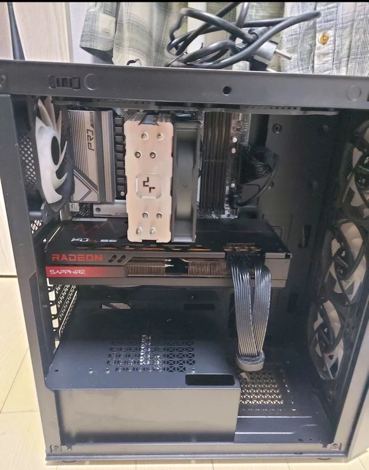 라이젠9600X RX7700XT 반본체(램X, SSD X) - 안심되는 중고거래
