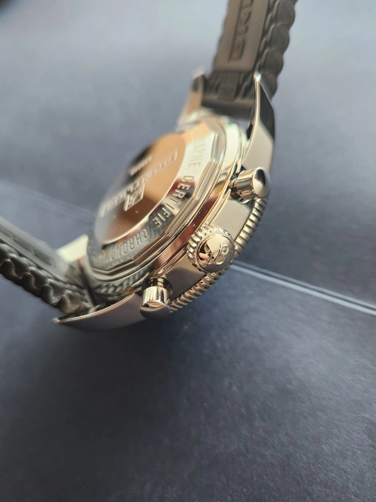 브라이틀링 슈퍼오션 헤리티지 2 크로노그래프 44mm 블랙 이미지